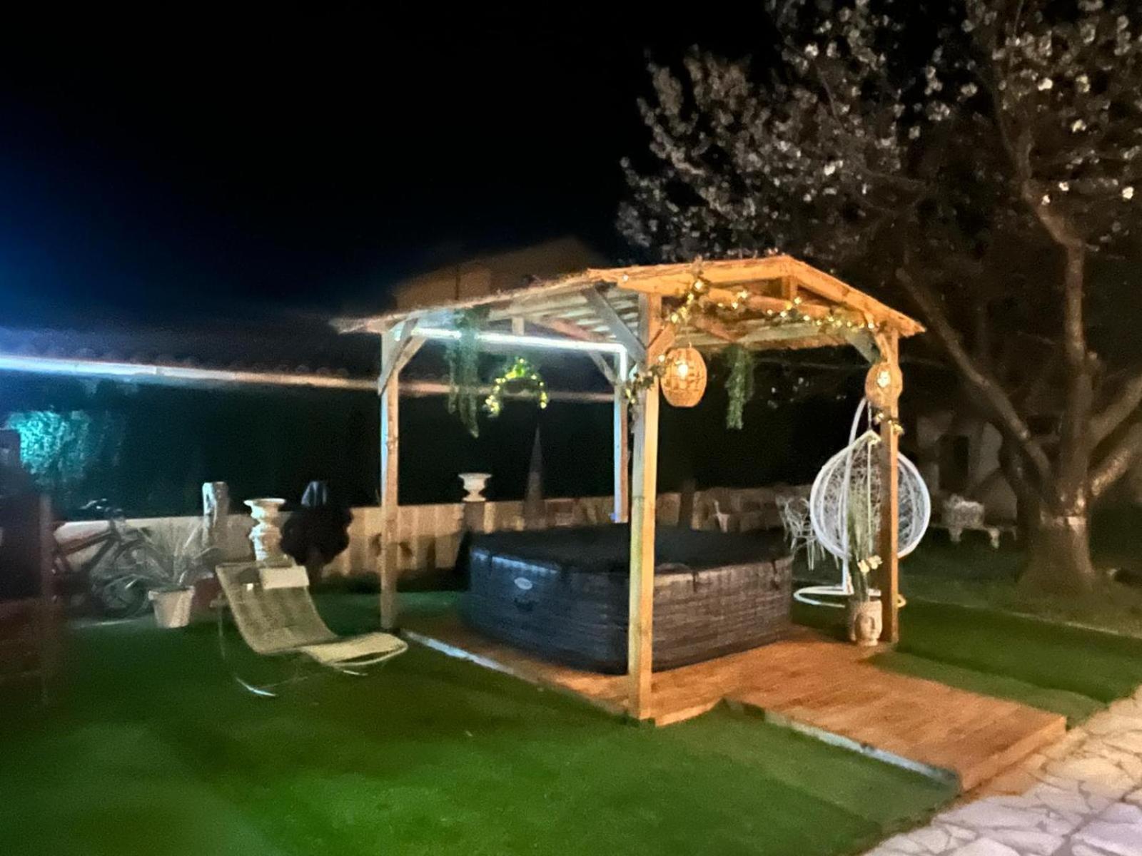 Charmant Studio A Uchaud Εξωτερικό φωτογραφία