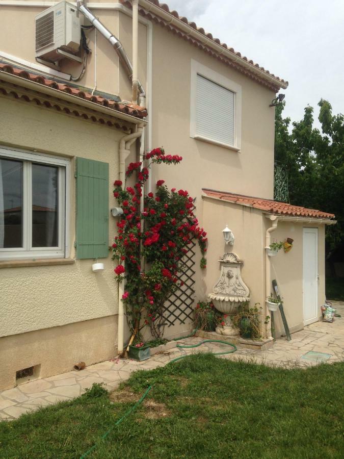 Charmant Studio A Uchaud Εξωτερικό φωτογραφία